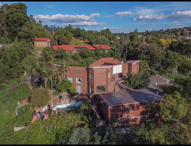 13 BEDROOM FREEHOLD FOR SALE IN ROODEKRANS